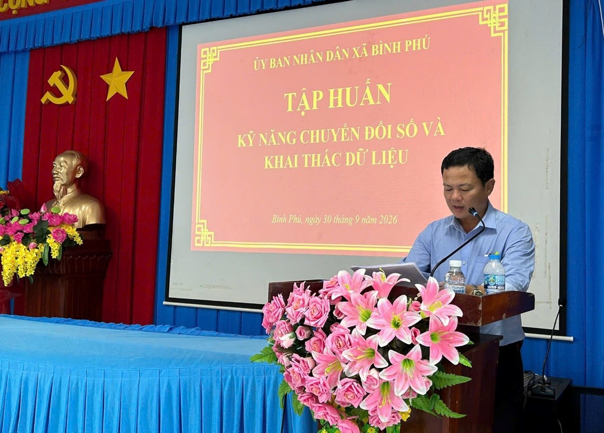 Bình Phú tổ chức tập huấn kỹ năng chuyển đổi số và khai thác dữ liệu