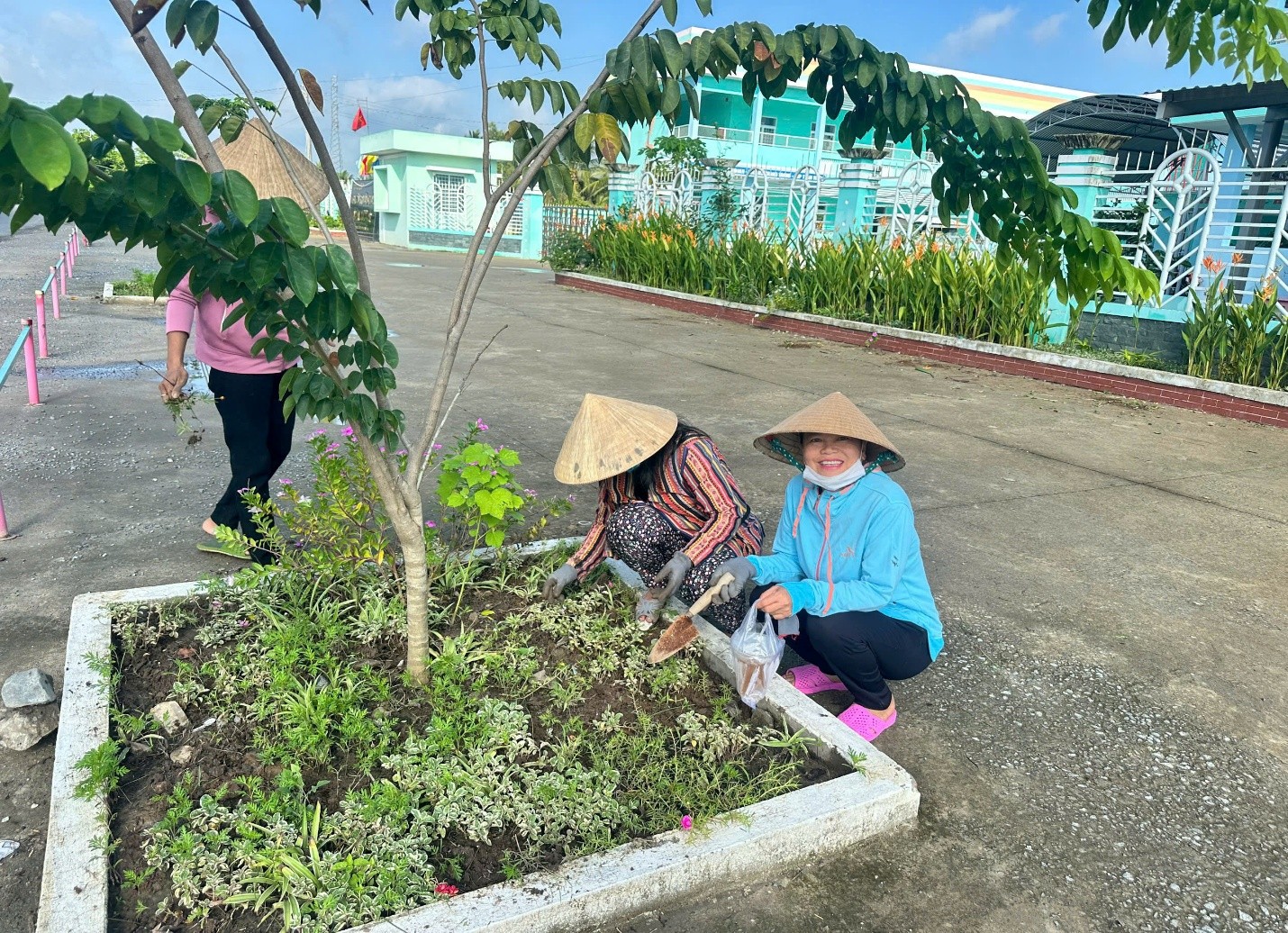 BÀI DỰ THI GIẢI BÁO CHÍ TOÀN QUỐC VỀ XÂY DỰNG ĐẢNG 
(GIẢI BÚA LIỀM VÀNG) LẦN THỨ XI – NĂM 2026

“KHI DÂN VẬN BẮT ĐẦU TỪ MỘT LỜI NÓI NHẸ
Từ cách làm của người đứng đầu đến những “mầm xanh” xây dựng Đảng ở Trường Mầm non Ánh Dương”
